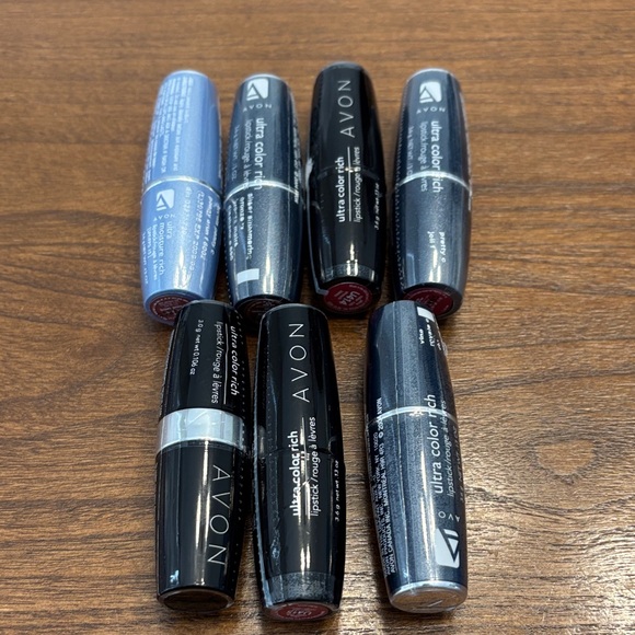 Lot of 7 Avon Ultra Color Rich Lipstick NOS Sealed Discontinued
